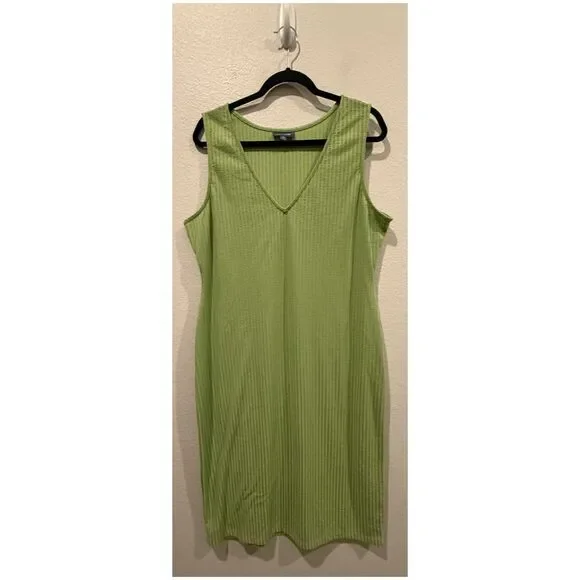 MODCLOTH Green V Neck Sleeveless Ribbed Tank Midi Dress - Picture 1 of 3